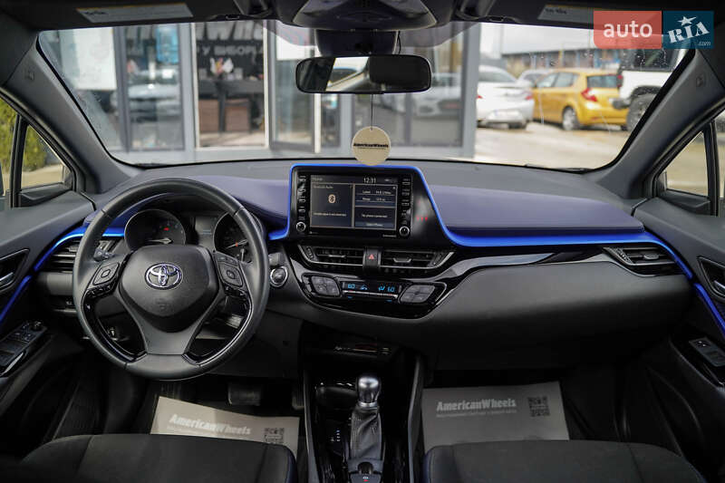 Внедорожник / Кроссовер Toyota C-HR 2019 в Черновцах