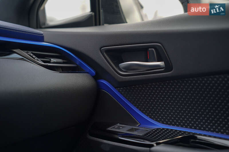 Внедорожник / Кроссовер Toyota C-HR 2019 в Черновцах