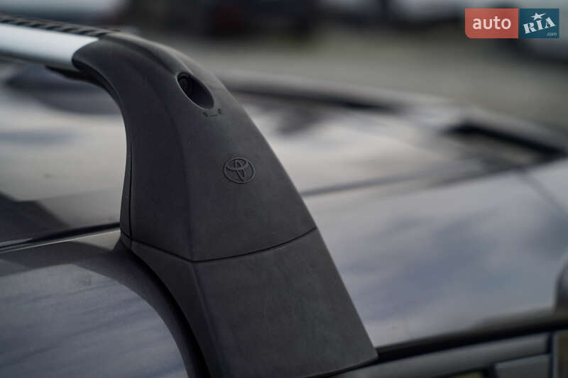 Внедорожник / Кроссовер Toyota C-HR 2019 в Черновцах