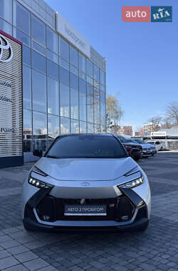 Внедорожник / Кроссовер Toyota C-HR 2023 в 