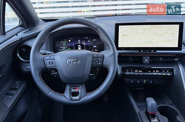 Внедорожник / Кроссовер Toyota C-HR 2023 в 