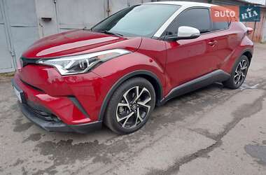Внедорожник / Кроссовер Toyota C-HR 2018 в 