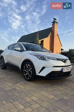 Внедорожник / Кроссовер Toyota C-HR 2018 в 