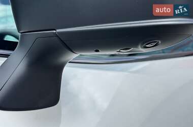 Внедорожник / Кроссовер Toyota C-HR 2023 в 