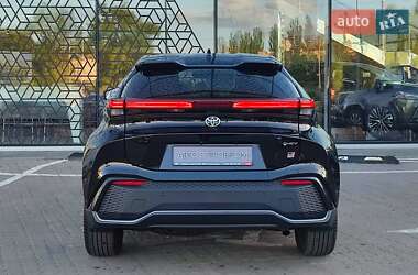 Позашляховик / Кросовер Toyota C-HR 2023 в 