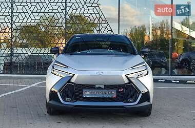 Позашляховик / Кросовер Toyota C-HR 2023 в 