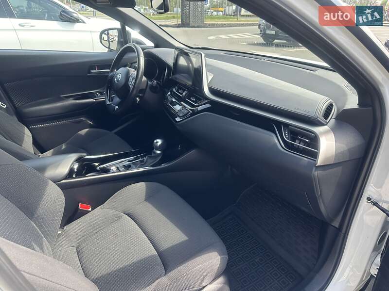 Позашляховик / Кросовер Toyota C-HR 2019 в Луцьку