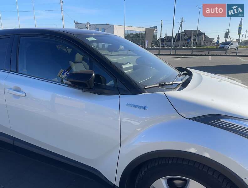 Позашляховик / Кросовер Toyota C-HR 2019 в Луцьку