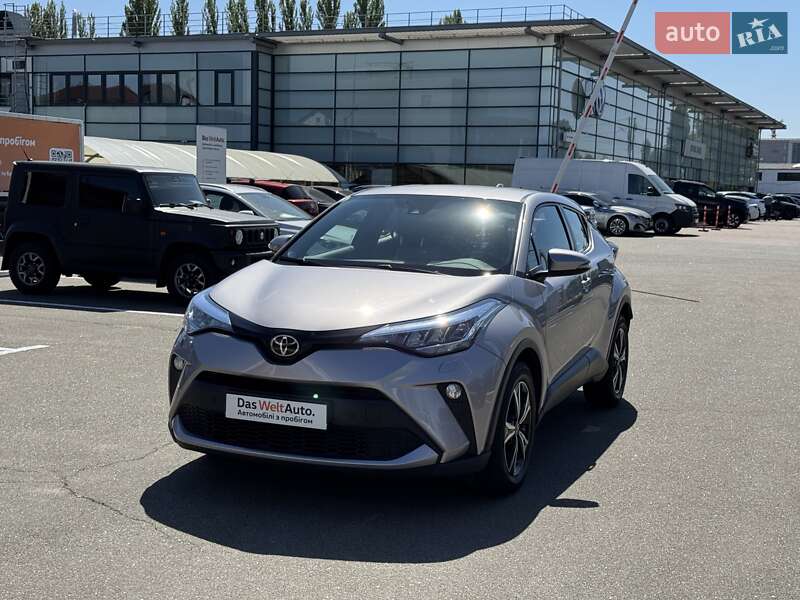 Внедорожник / Кроссовер Toyota C-HR 2020 в 