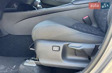 Внедорожник / Кроссовер Toyota C-HR 2020 в 