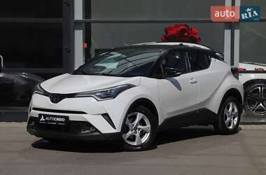 Позашляховик / Кросовер Toyota C-HR 2019 в 