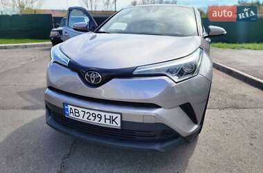 Позашляховик / Кросовер Toyota C-HR 2018 в Києві