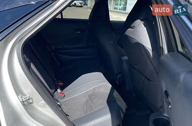 Внедорожник / Кроссовер Toyota C-HR 2023 в 