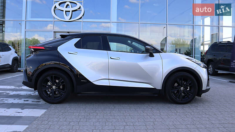 Внедорожник / Кроссовер Toyota C-HR 2023 в Ровно