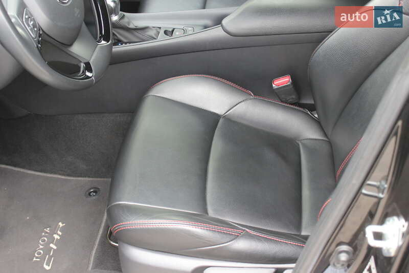 Позашляховик / Кросовер Toyota C-HR 2019 в Дніпрі