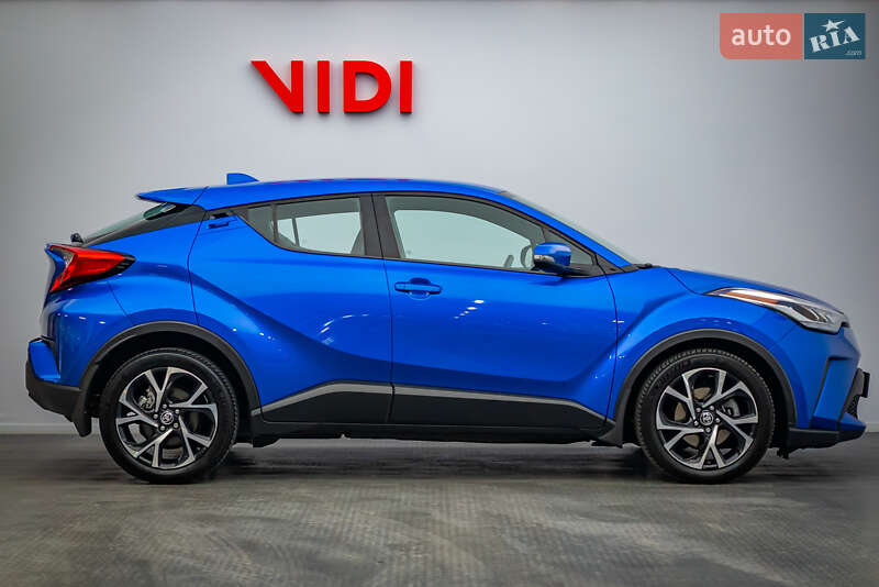 Внедорожник / Кроссовер Toyota C-HR 2020 в Киеве