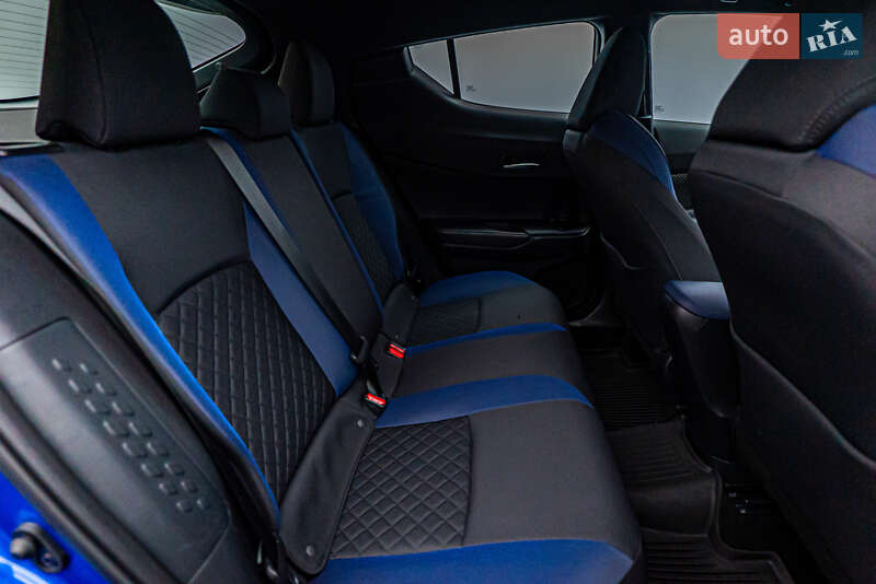 Внедорожник / Кроссовер Toyota C-HR 2020 в Киеве