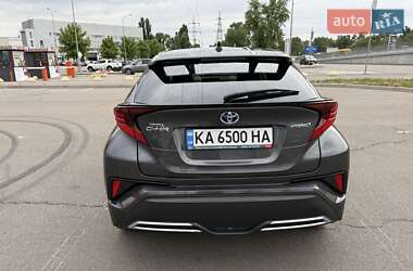 Позашляховик / Кросовер Toyota C-HR 2022 в 