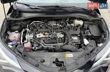 Позашляховик / Кросовер Toyota C-HR 2022 в 