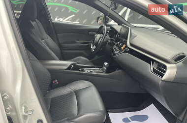 Внедорожник / Кроссовер Toyota C-HR 2019 в 