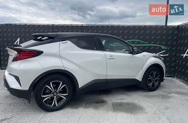 Внедорожник / Кроссовер Toyota C-HR 2019 в 