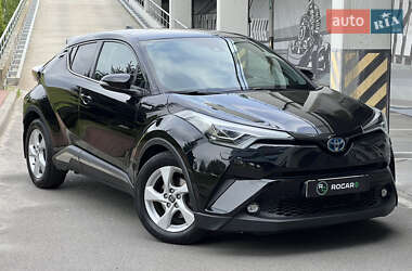 Внедорожник / Кроссовер Toyota C-HR 2019 в Киеве