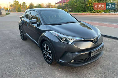 Внедорожник / Кроссовер Toyota C-HR 2017 в Чернигове