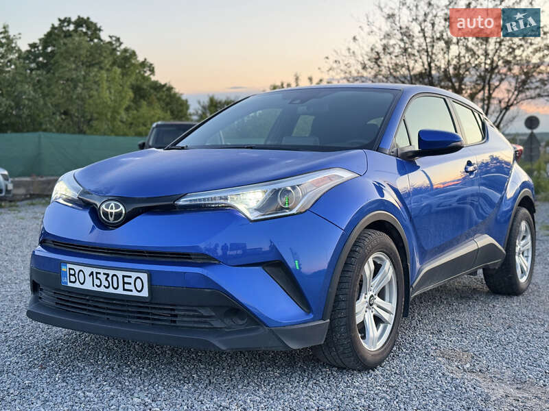 Внедорожник / Кроссовер Toyota C-HR 2019 в Тернополе
