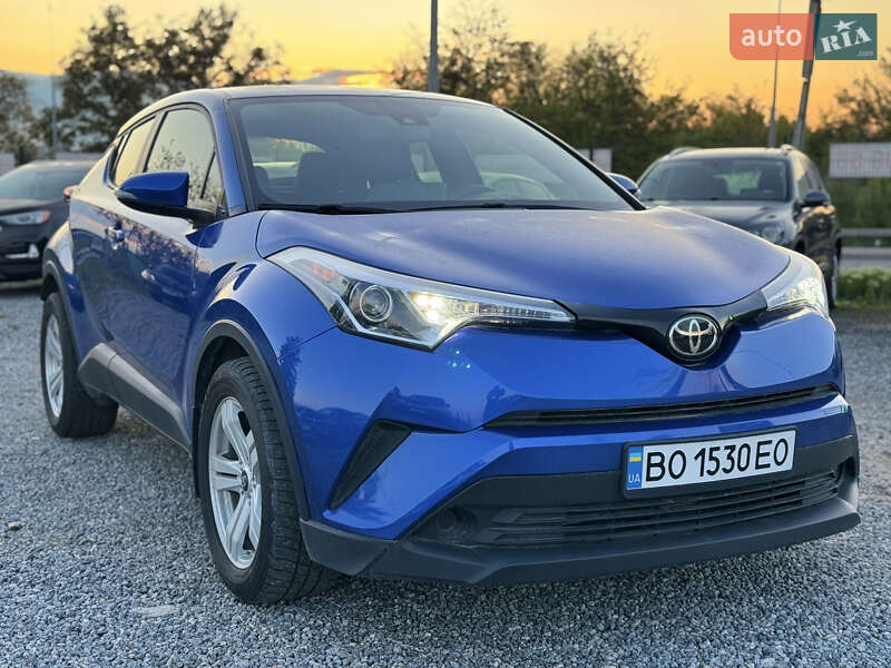 Внедорожник / Кроссовер Toyota C-HR 2019 в Тернополе