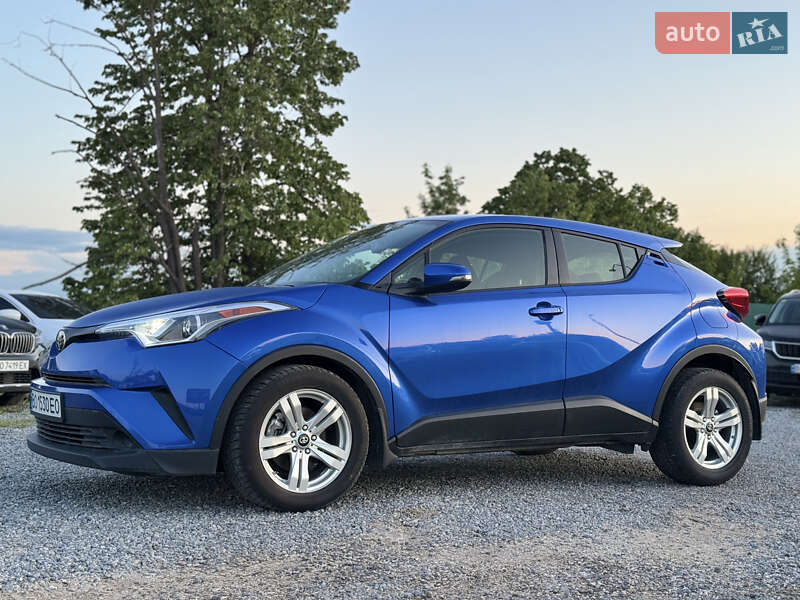 Внедорожник / Кроссовер Toyota C-HR 2019 в Тернополе