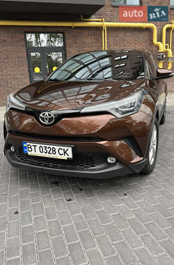 Внедорожник / Кроссовер Toyota C-HR 2017 в Полтаве