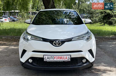 Внедорожник / Кроссовер Toyota C-HR 2018 в 