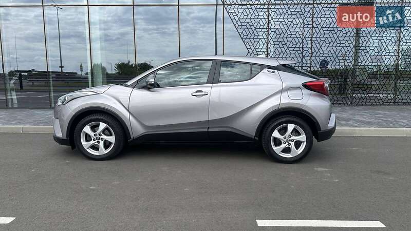 Внедорожник / Кроссовер Toyota C-HR 2019 в Киеве