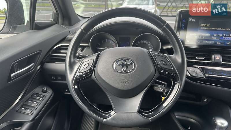 Внедорожник / Кроссовер Toyota C-HR 2019 в Киеве
