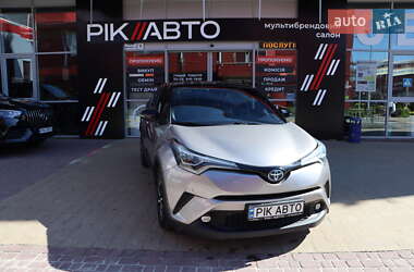 Позашляховик / Кросовер Toyota C-HR 2017 в Львові