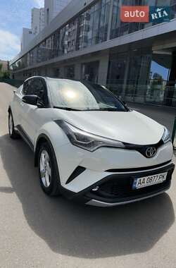 Внедорожник / Кроссовер Toyota C-HR 2017 в Киеве