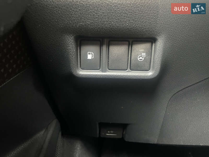 Внедорожник / Кроссовер Toyota C-HR 2018 в Ужгороде