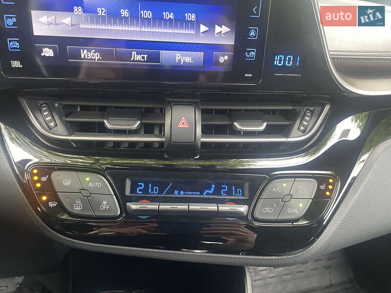 Внедорожник / Кроссовер Toyota C-HR 2018 в Ужгороде