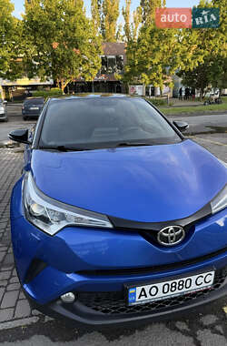 Внедорожник / Кроссовер Toyota C-HR 2019 в 