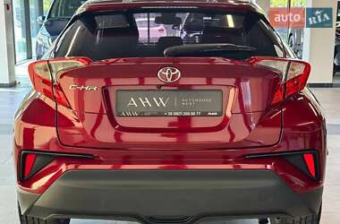 Позашляховик / Кросовер Toyota C-HR 2017 в 