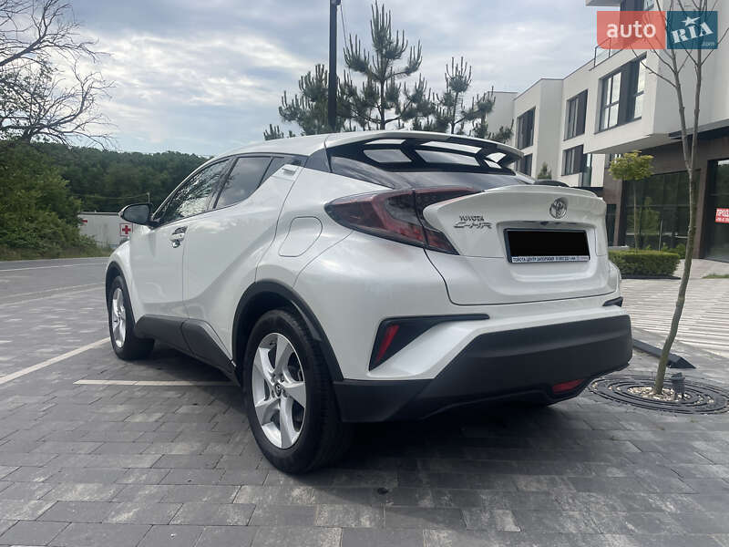 Внедорожник / Кроссовер Toyota C-HR 2018 в Ужгороде