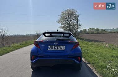 Внедорожник / Кроссовер Toyota C-HR 2017 в 