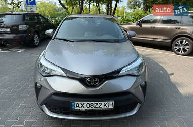 Внедорожник / Кроссовер Toyota C-HR 2021 в 