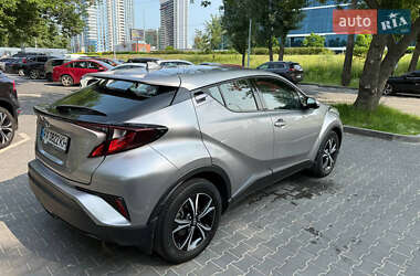Внедорожник / Кроссовер Toyota C-HR 2021 в 