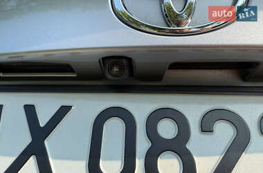 Внедорожник / Кроссовер Toyota C-HR 2021 в 