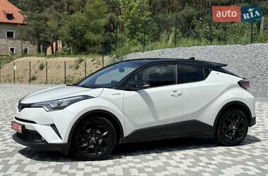 Внедорожник / Кроссовер Toyota C-HR 2018 в 