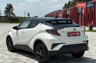 Внедорожник / Кроссовер Toyota C-HR 2018 в 