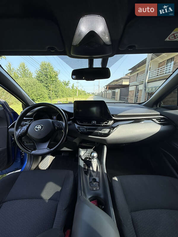 Позашляховик / Кросовер Toyota C-HR 2019 в Ужгороді