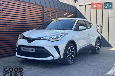 Внедорожник / Кроссовер Toyota C-HR 2019 в 