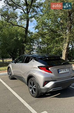 Внедорожник / Кроссовер Toyota C-HR 2019 в 